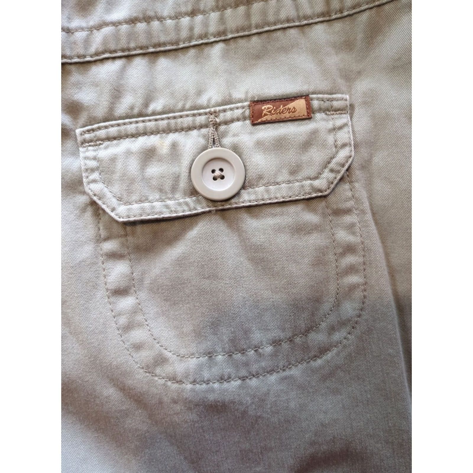 Vintage VINTAGE LEE Riders Shorts Women 12M Khaki Pockets Drawstring Cargo Inseam 5 in Army Green 6 Pocket Size 34" / US 12 / IT 48 - 6 Thumbnail