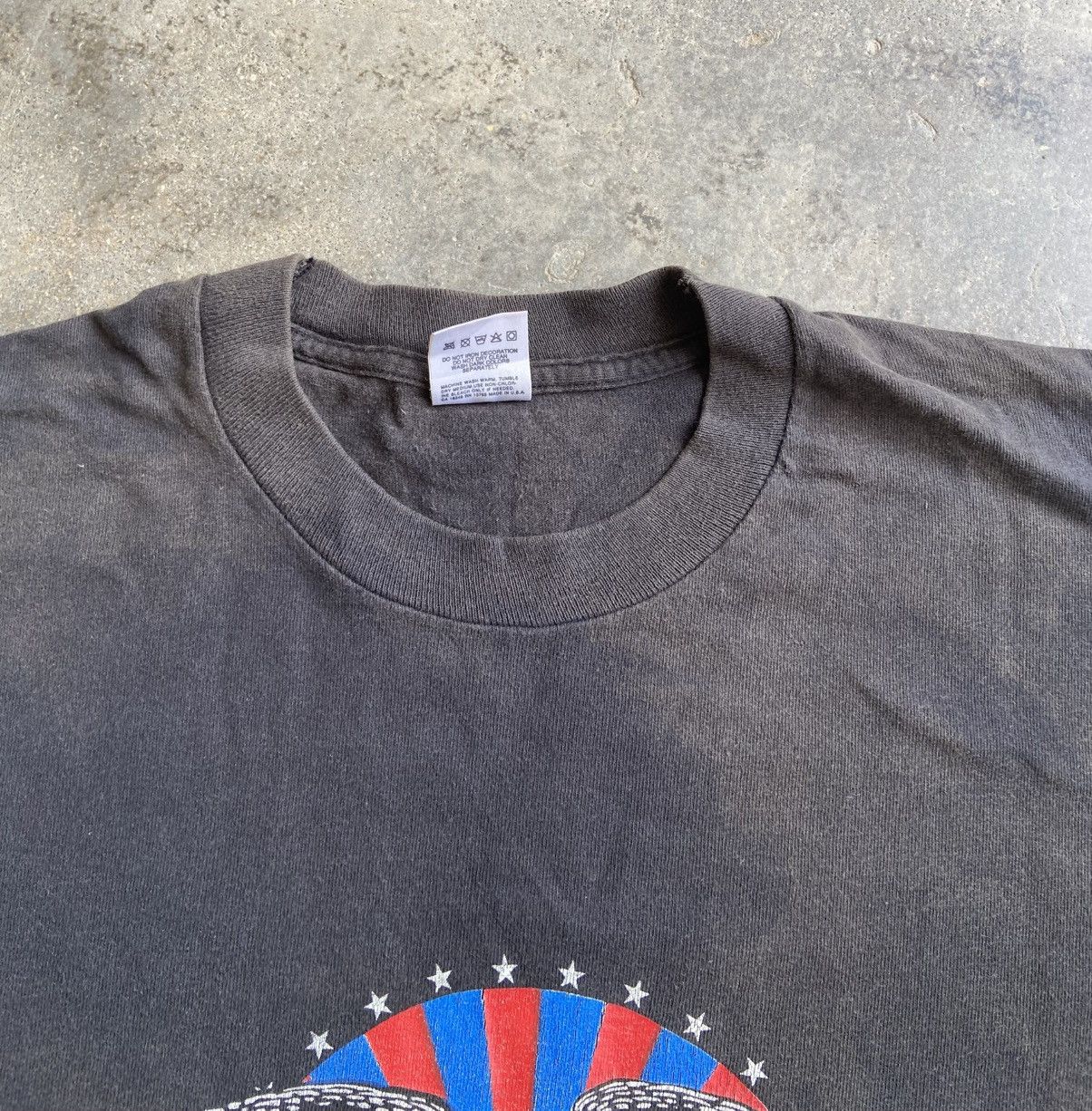 Vintage VINTAGE 90s LIVE FREE OR DIE Size US XL / EU 56 / 4 - 10 Thumbnail