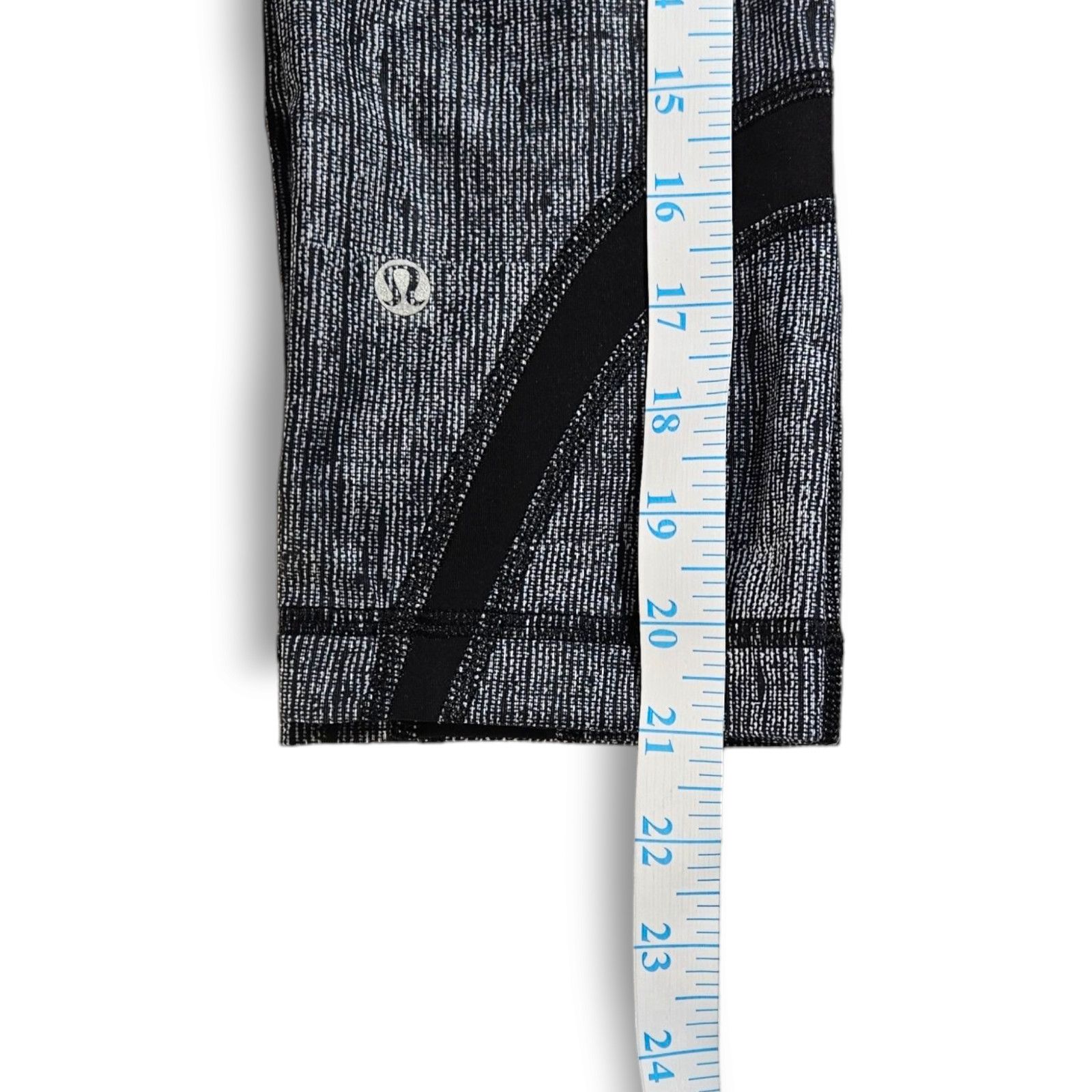 Lululemon EUC Lululemon Run Inspire Crop Pants Sz. 6 Burlap Texture Size 28" / US 6 / IT 42 - 13 Thumbnail