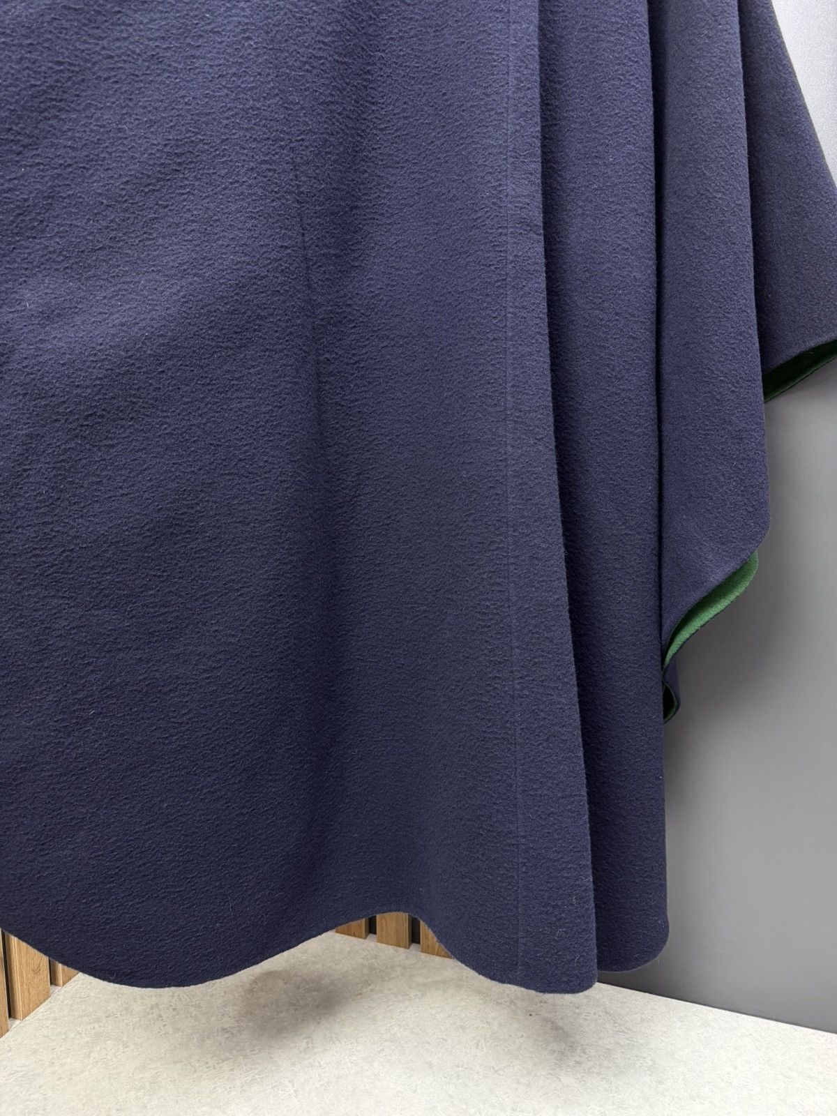 Valentino Valentino Miss V Wool Cape Coat Navy Size 42 Size M / US 6-8 / IT 42-44 - 19 Thumbnail