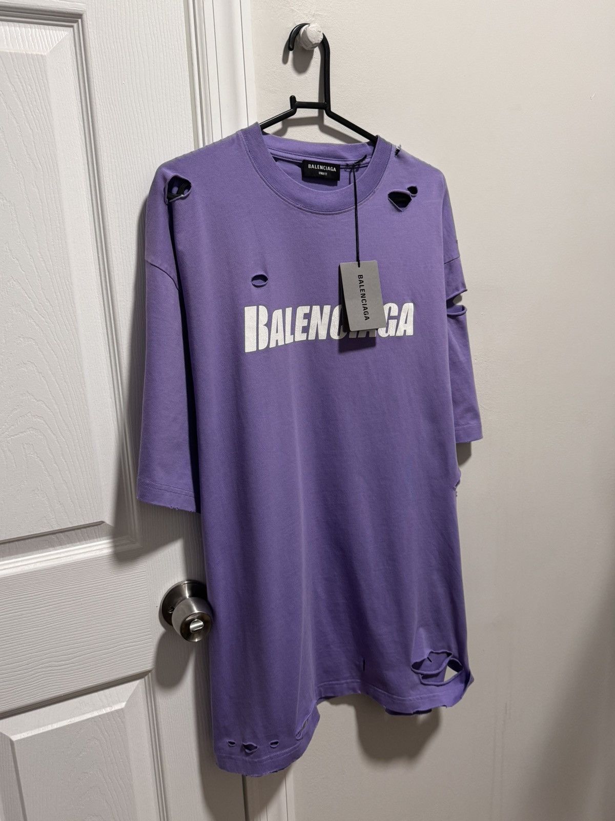 Balenciaga Balenciaga Distressed Oversized Tee Size US XS / EU 42 / 0 - 1 Thumbnail
