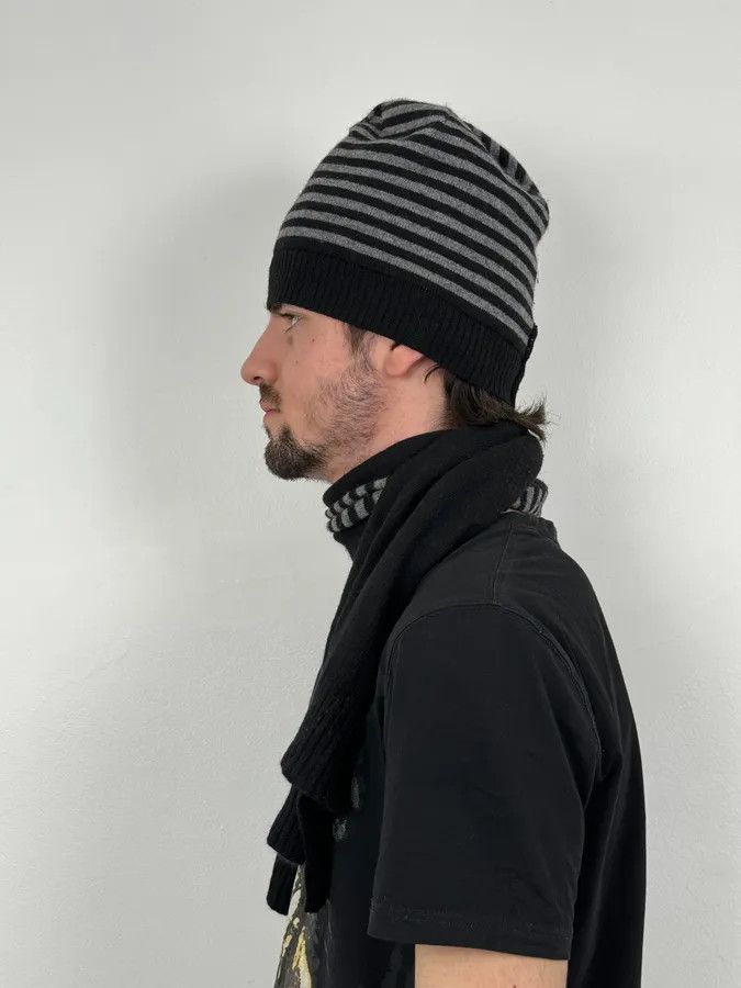 Dolce & Gabbana 2010s Dolce & Gabbana Grey & Black Striped Beanie & Scarf Set Size ONE SIZE - 3 Thumbnail
