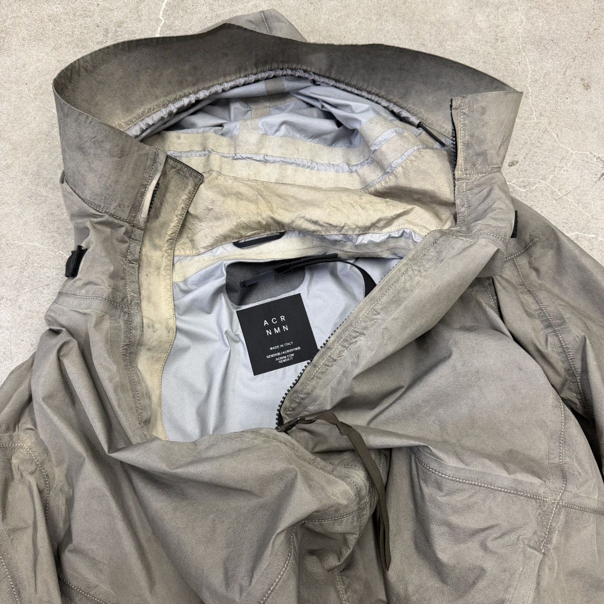 Acronym × Nemen Acronym j43-k [L] ss15 dust Size US L / EU 52-54 / 3 - 7 Thumbnail