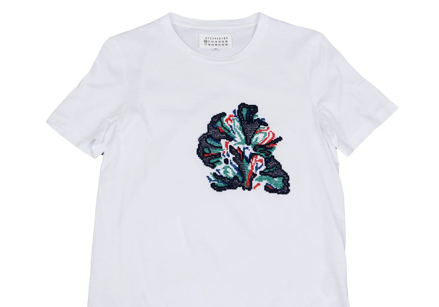 Maison Margiela Cotton Front Embroidered Design T-Shirt in White and Navy Size US S / EU 44-46 / 1 - 2 Thumbnail
