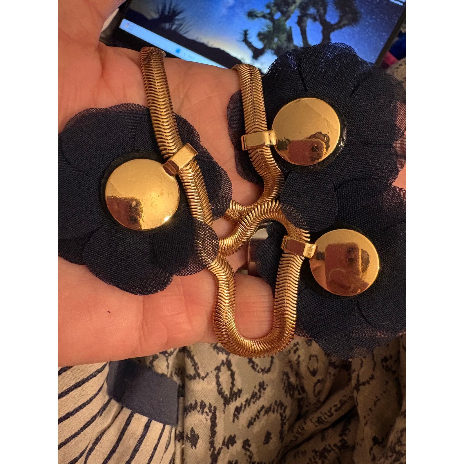 Other Vintage Navy Floral Statement Necklace 15 Inch Gold Tone Size ONE SIZE - 5 Thumbnail