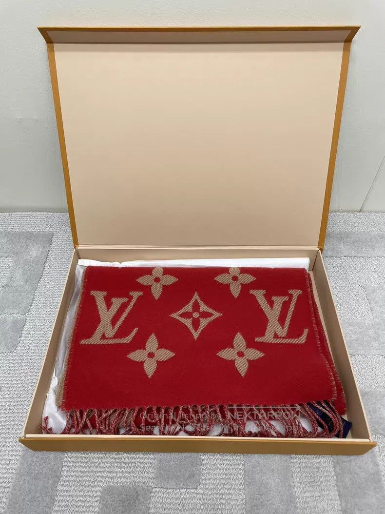 Louis Vuitton Louis Vuitton Rabbit Year Full Logo Scarf Size ONE SIZE - 1 Thumbnail