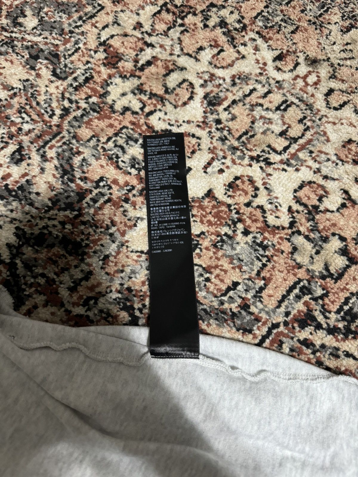 Balenciaga Balenciaga Destroyed 3B T-Shirt Size US S / EU 44-46 / 1 - 13 Thumbnail