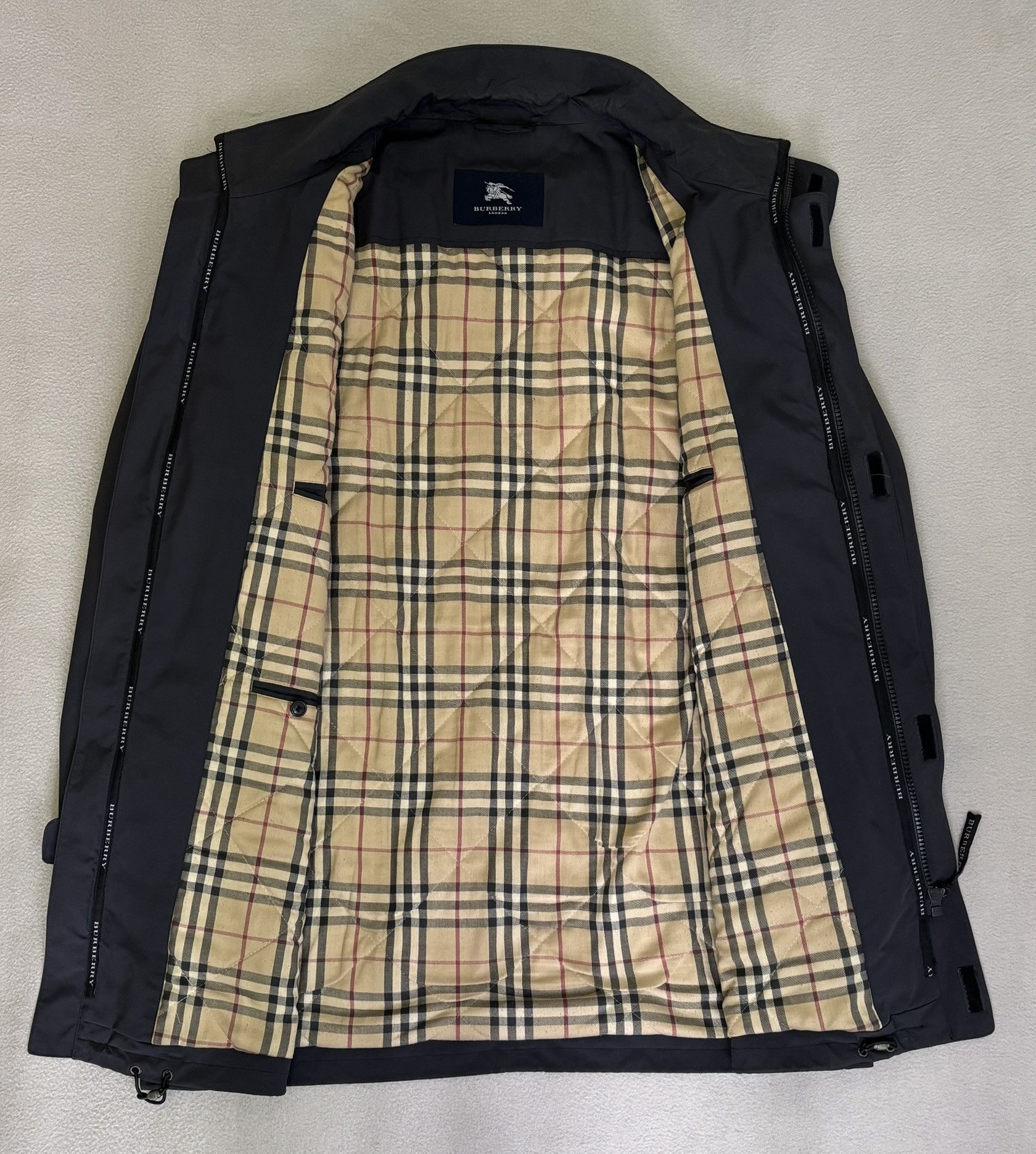 Burberry Burberry vintage black coat size XXL Size US XXL / EU 58 / 5 - 15 Thumbnail