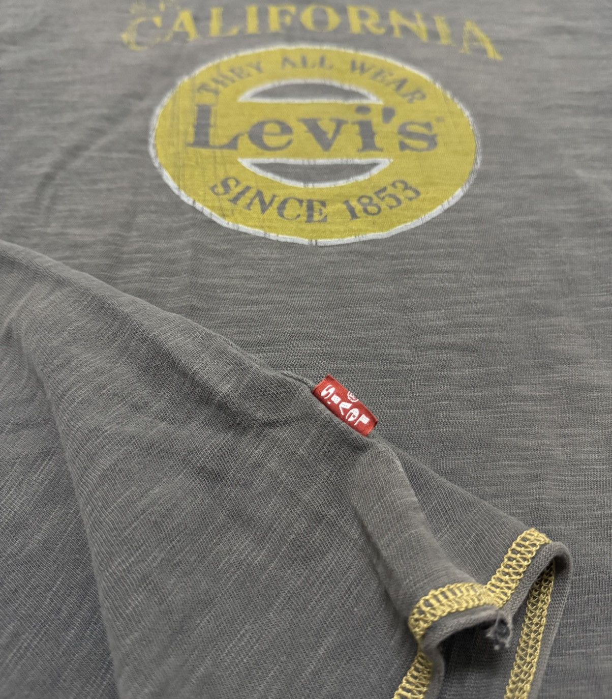 Levi's Vintage Clothing Vintage LEVIS Tee Size US L / EU 52-54 / 3 - 4 Thumbnail