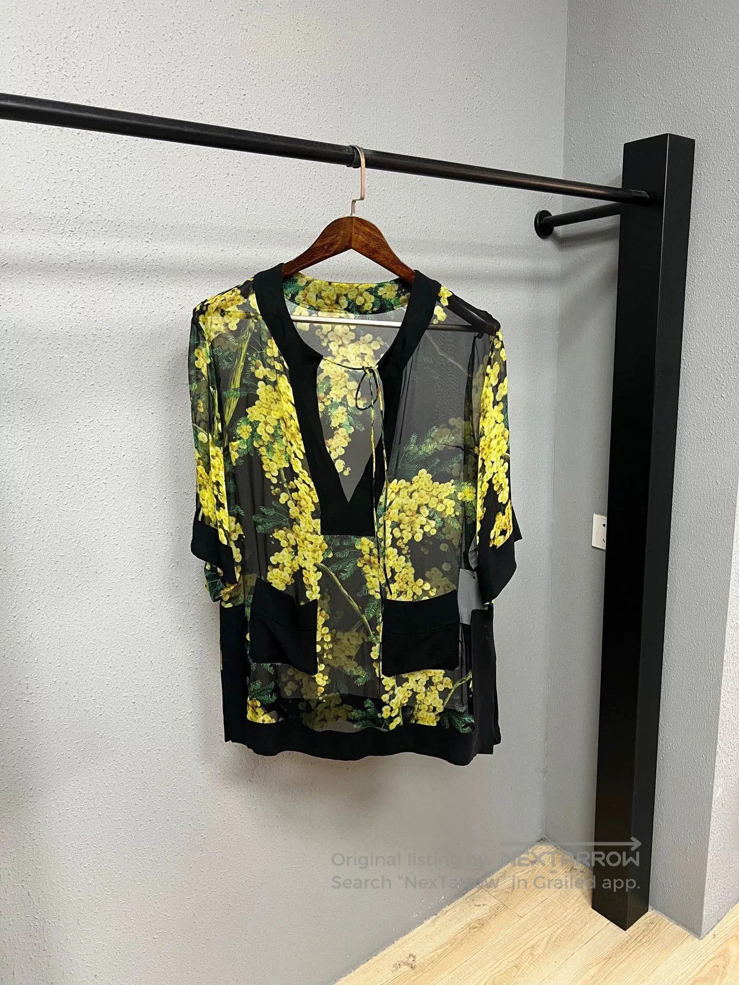 Dolce & Gabbana D&G Silk Shirt. Size S / US 4 / IT 40 - 1 Thumbnail