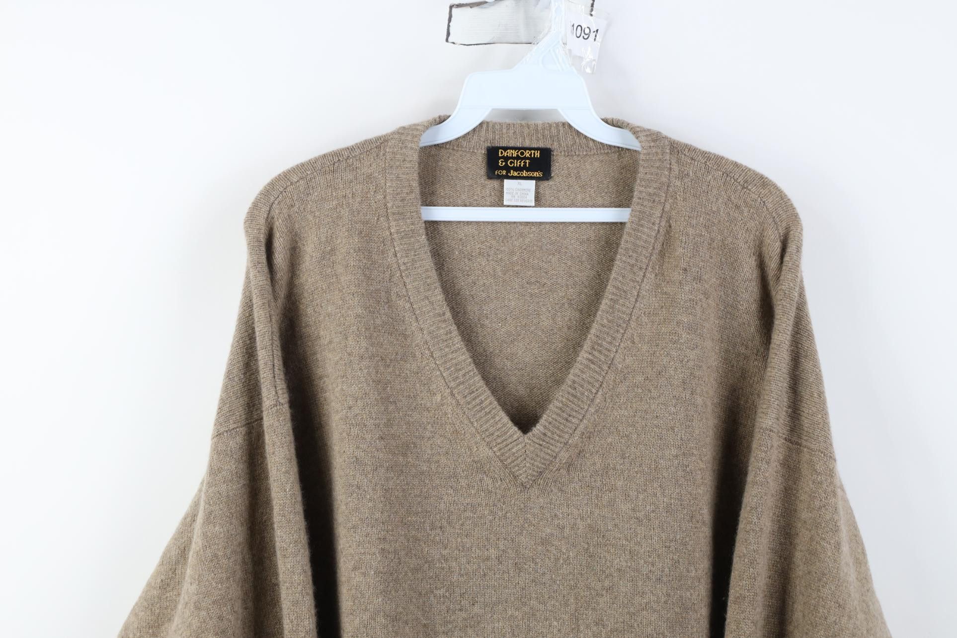 Vintage Vintage 80s 90s Streetwear Cashmere V-Neck Sweater Beige Size US XL / EU 56 / 4 - 2 Thumbnail