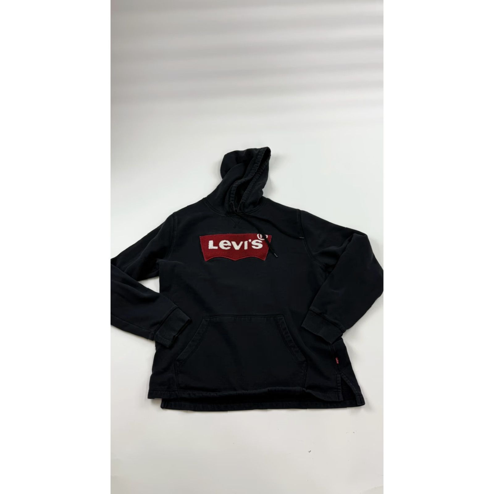 Levi's Levi's Hoodie Mens Large Black Red Logo Pullover Sweatshirt Fleece Pocket Casual Size US L / EU 52-54 / 3 - 2 Thumbnail