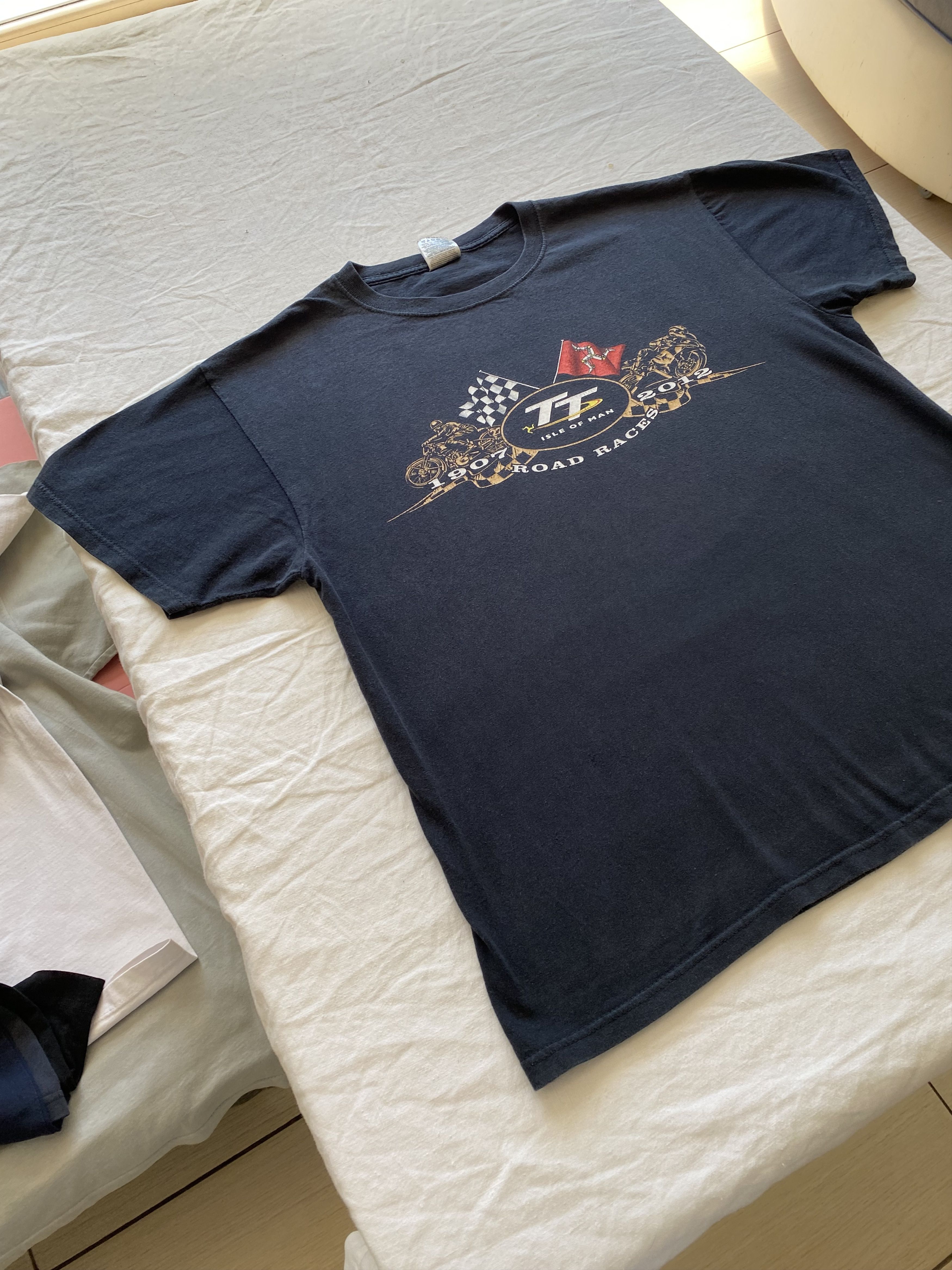 Vintage TT Isle Of Man Vintage 2012 Road Races Moto Racing T-shirt Size US L / EU 52-54 / 3 - 10 Thumbnail