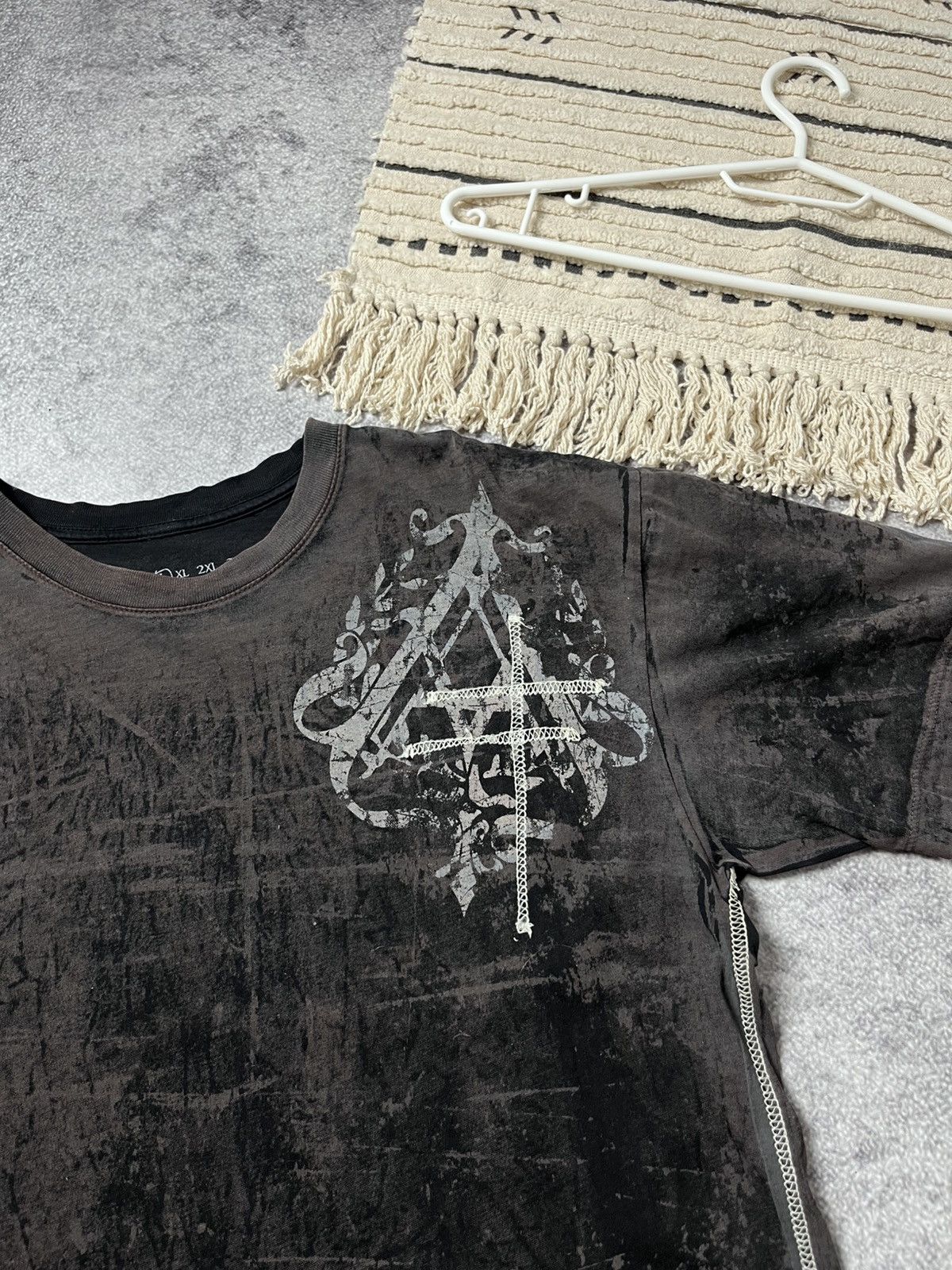 Affliction 🔥CRAZY AFFLICTION ARCHAIR TRIBAL FADED TEE CROSS T SHIRT Size US L / EU 52-54 / 3 - 4 Thumbnail