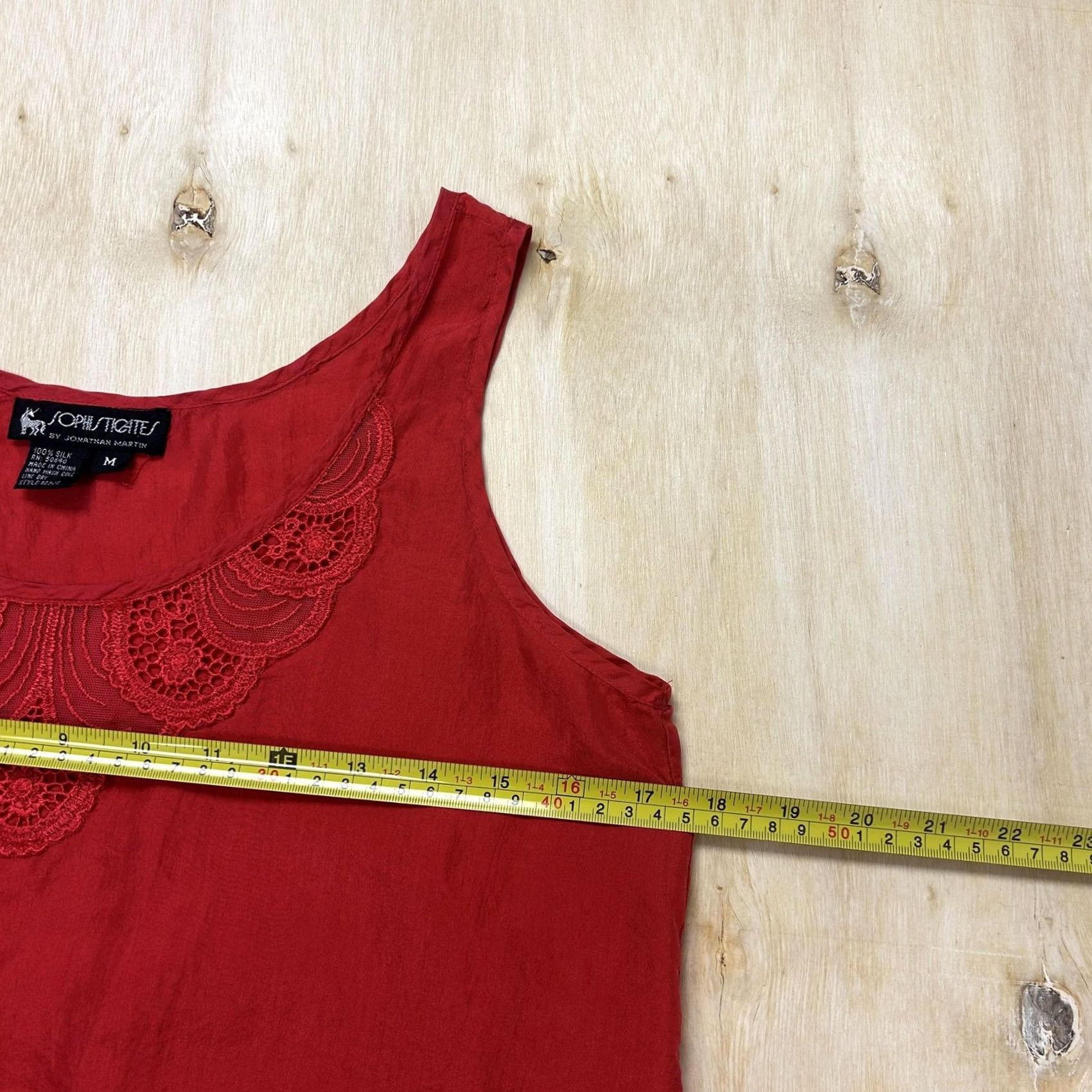 Vintage Sophisticates Tank Top Womens M Red 100% Silk Crochet Trim Scoop Neck Cami Size M / US 6-8 / IT 42-44 - 5 Thumbnail