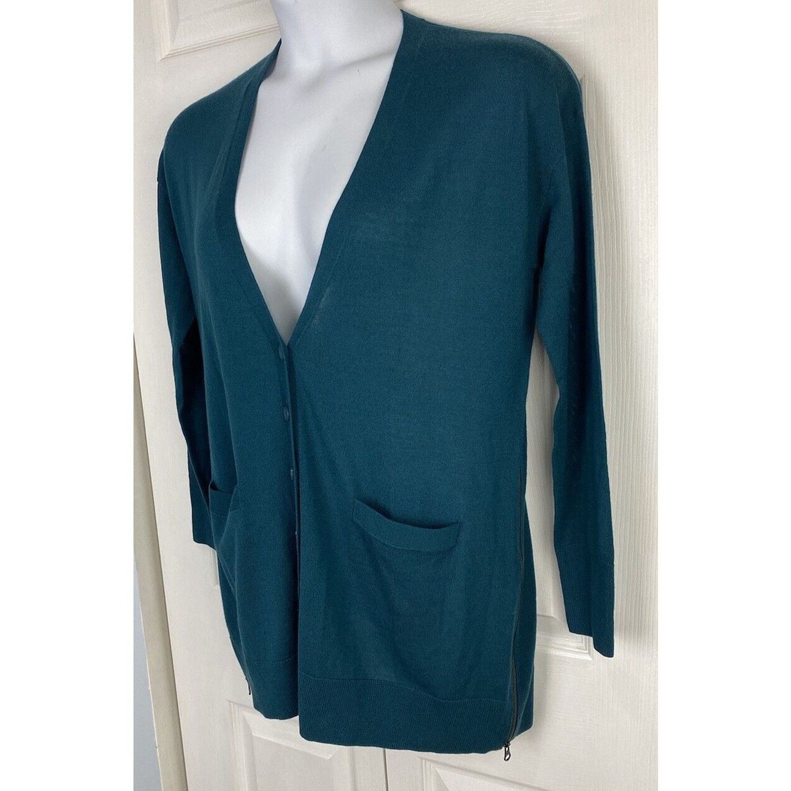 Nordstrom NWT Halogen Nordstrom Merino Wool V-Neck Cardigan Teal Size L / US 10 / IT 46 - 2 Thumbnail