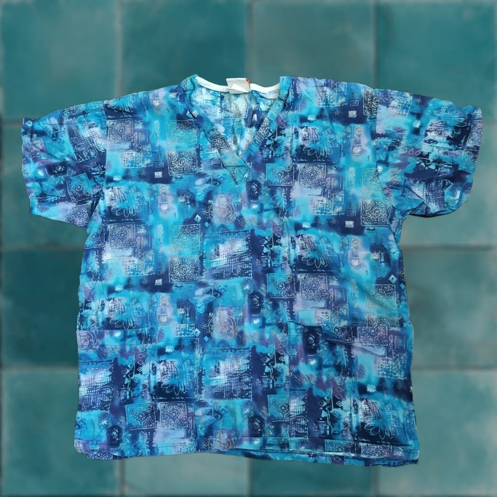 Vintage Peaches Women's Scrub Top Floral Print Blue with Pockets XS - Cotton - Medical - Mexico - B685 Size XS / US 0-2 / IT 36-38 - 1 Thumbnail