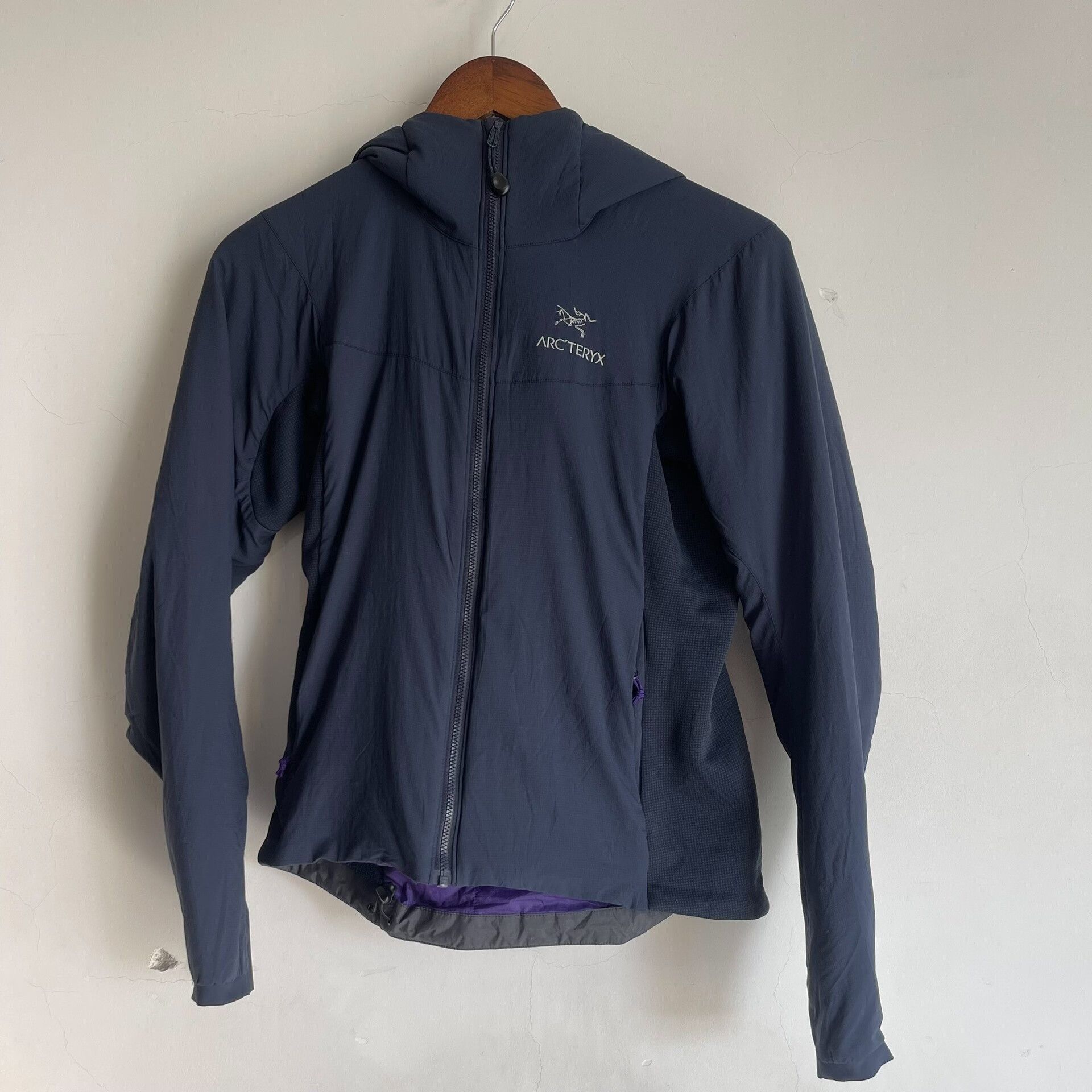 Arc'teryx Arc'teryx Women's Jacket in Blue-Black Size US XS / EU 42 / 0 - 1 Thumbnail