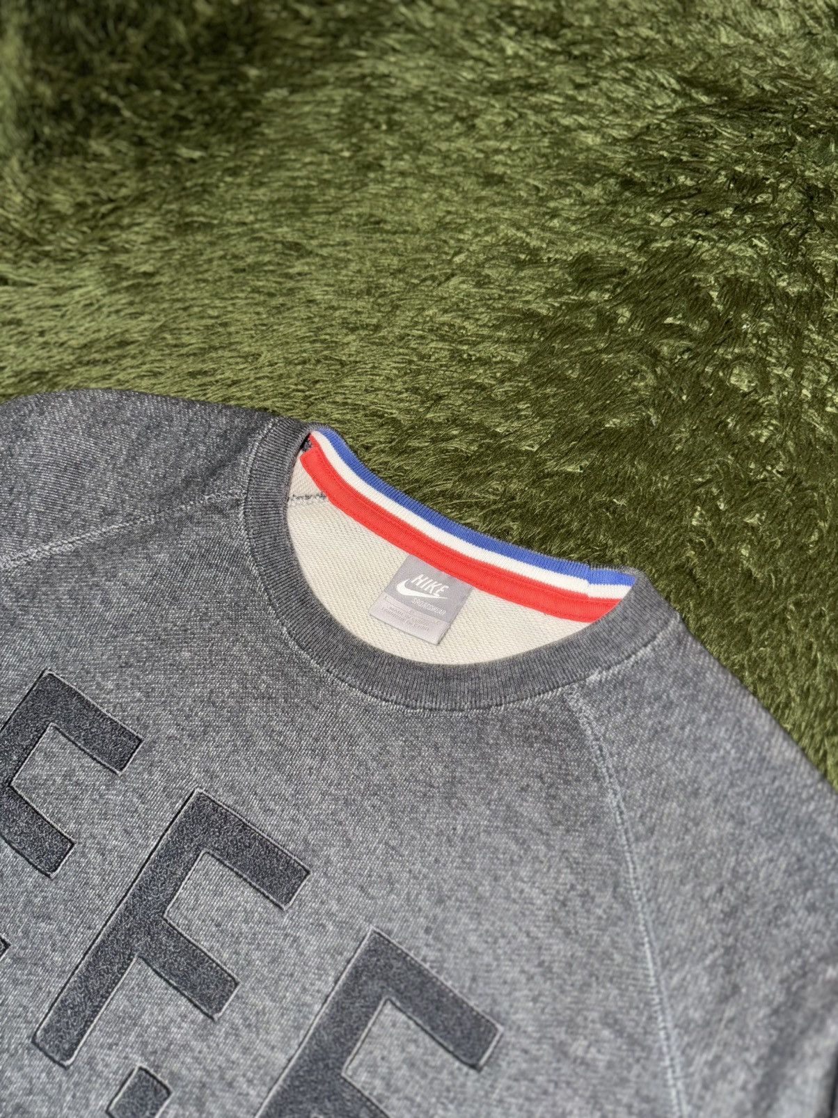 Nike [L] Nike F.F.F. France Football Zip Pocket Sweatshirt Grey Size US L / EU 52-54 / 3 - 3 Thumbnail