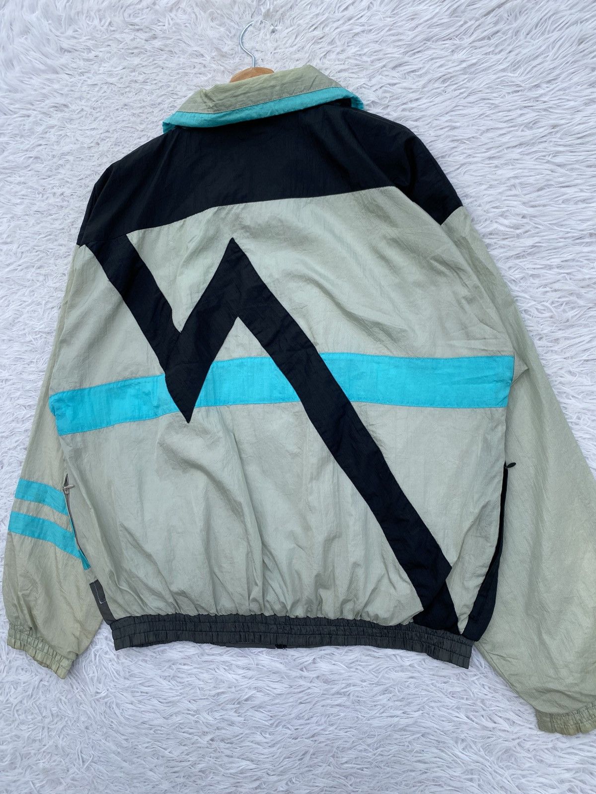 Vintage Rare Vintage 90s Givenchy Zipper Windbreaker Size US L / EU 52-54 / 3 - 17 Thumbnail
