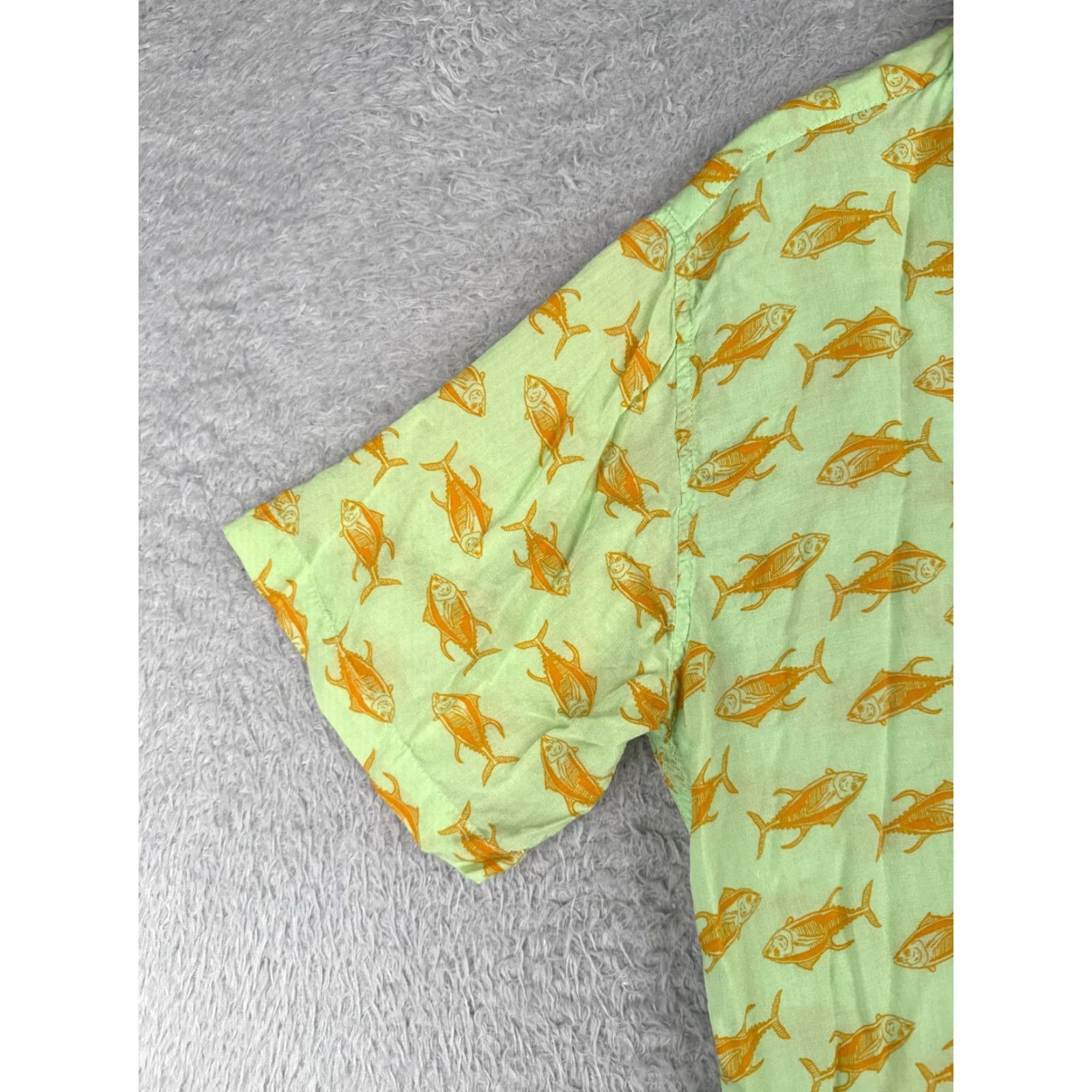 Vintage Dip Shirt Men Hawaiian Button-Up Short Sleeve 100% Modal Green Red Sea Bass Pattern Casual Size US S / EU 44-46 / 1 - 3 Thumbnail