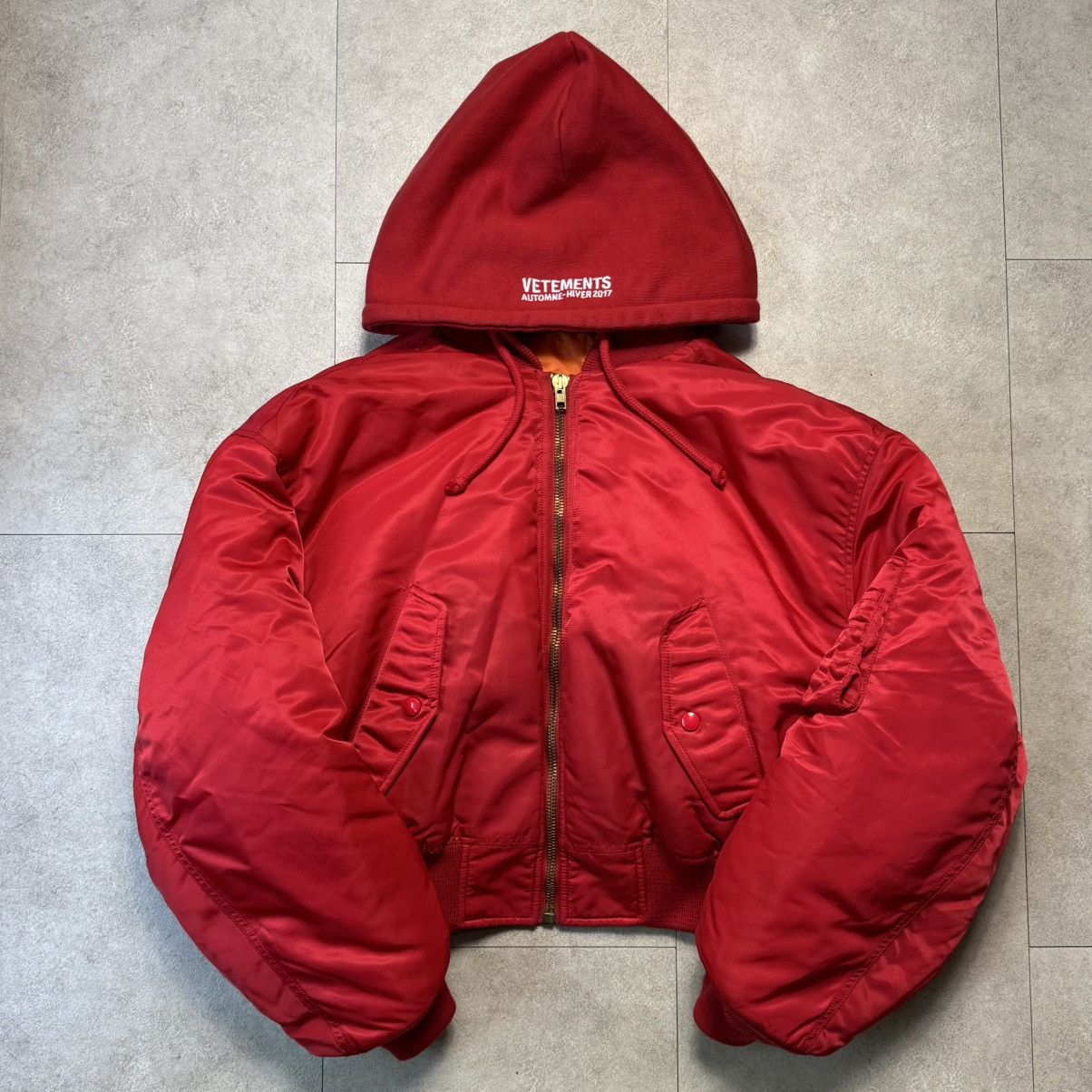 Vetements Vetements AW16 cropped red Bomber MA1 jacket Size US M / EU 48-50 / 2 - 1 Thumbnail
