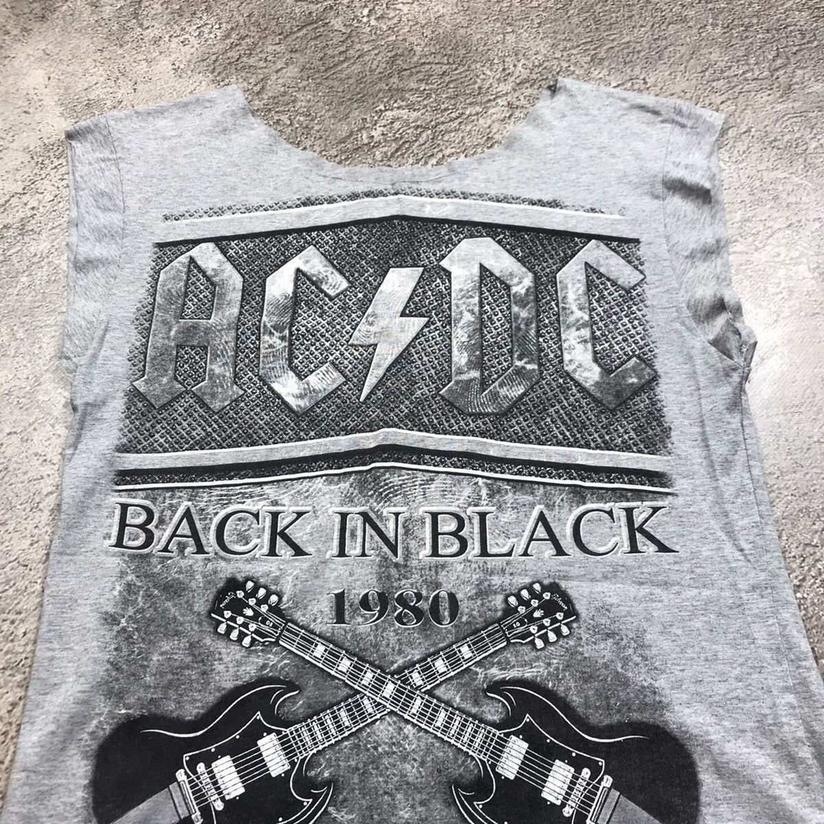Vintage Vintage AC/DC Back in Black Band Tee Sun Faded Grunge Logo S Size US S / EU 44-46 / 1 - 3 Thumbnail