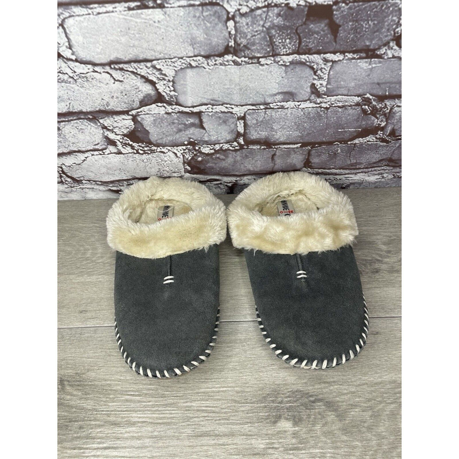 Minnetonka Minnetonka 40914 Gray Suede Leather Fur Slip On Slippers Wom Size US 7 / IT 37 - 2 Thumbnail