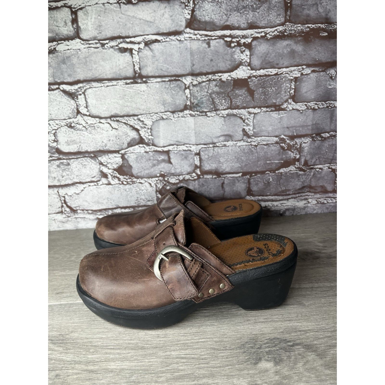 Crocs CROCS COBBLER Brown Leather Brass Buckle Heel Clogs Shoes Wo Size US 7 / IT 37 - 1 Thumbnail