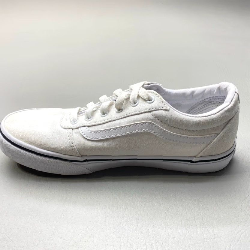 Vans VANS Missy Size 5 Low Top Sneaker White Rose Embroidery 1524 Men's? Women? Wait No Size S / US 4 / IT 40 - 7 Thumbnail