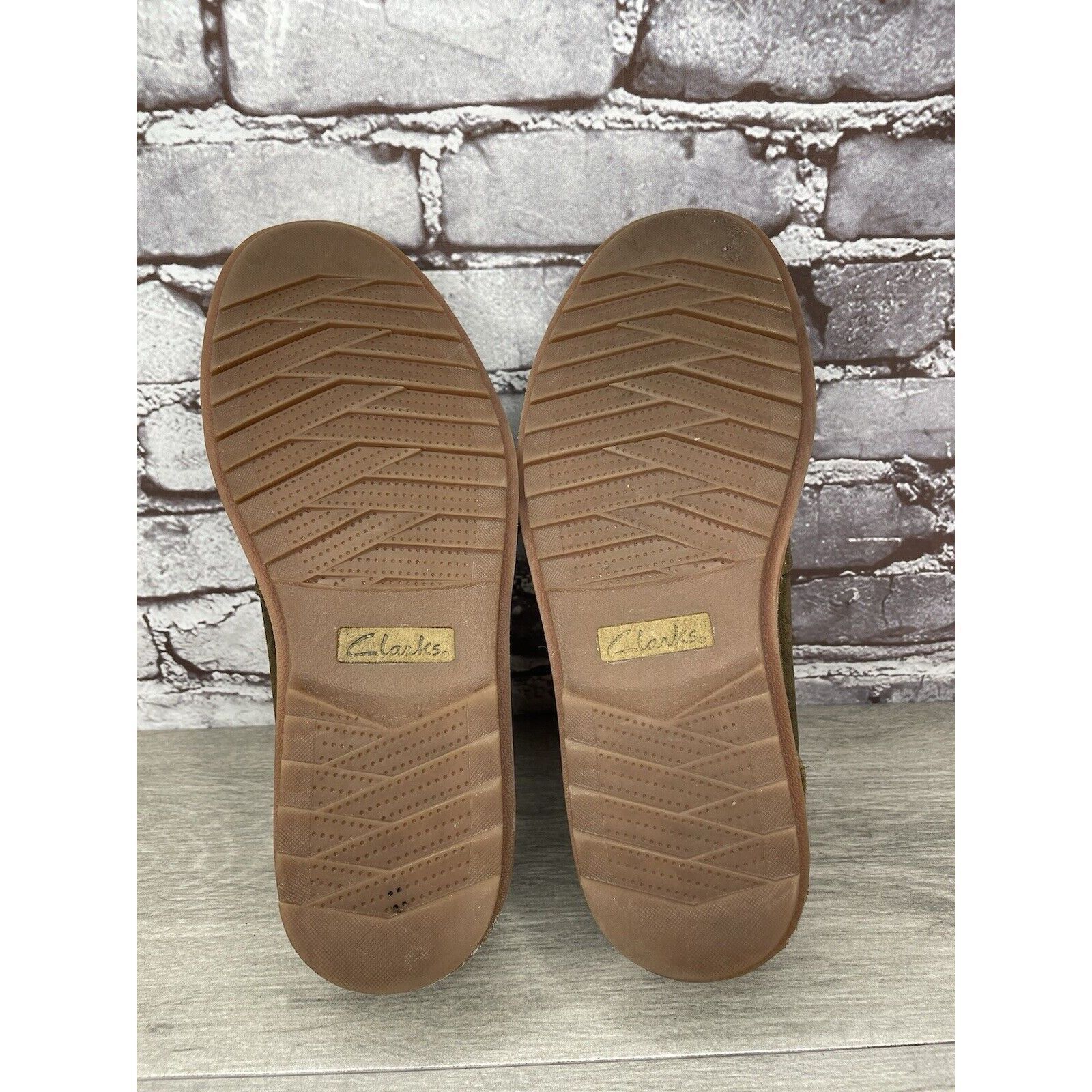 Clarks Clarks Est. 1825 Brown Suede Leather Slip On Loafers Shoes M Size US 9.5 / EU 42-43 - 19 Thumbnail