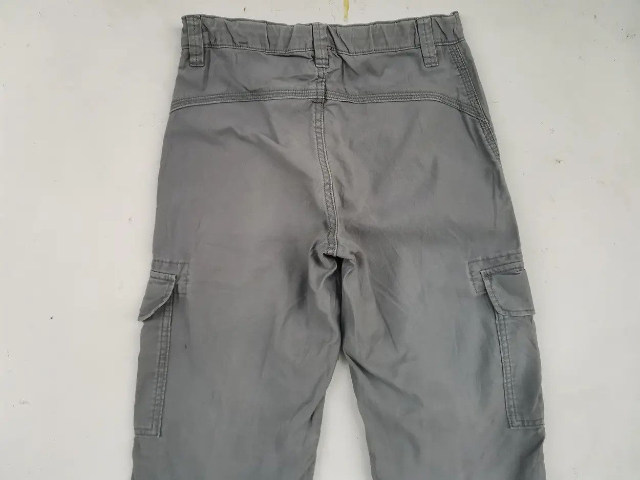Japanese Brand × Uniqlo Rare!!! Uniqlo Kids Tactical Cargo Multipocket Pants Size US 26 / EU 42 - 14 Thumbnail
