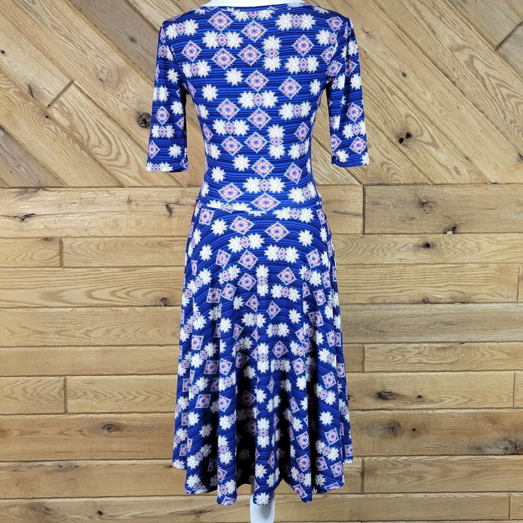 Vintage VINTAGE LuLaRoe Womens Fit & Flare Dress Scoop Neck Half Sleeve Blue XS Dress Womens Stacked Keywords Size XS / US 0-2 / IT 36-38 - 6 Thumbnail