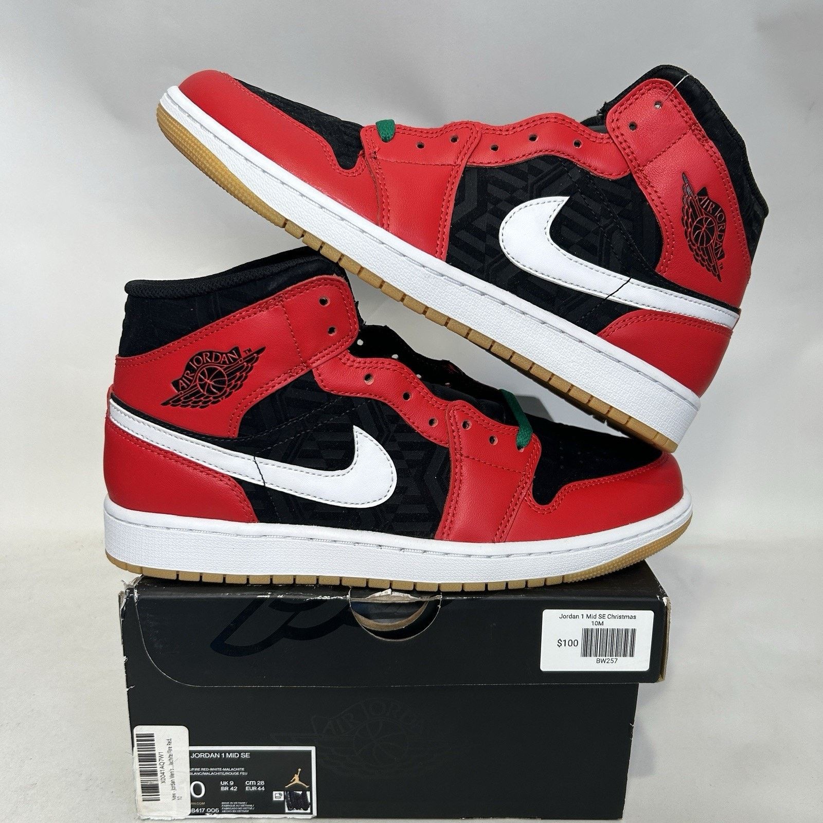 Jordan Brand Nike Air Jordan 1 Mid SE “Christmas/Black Fire Red White” Size US 10 / EU 43 - 1 Thumbnail