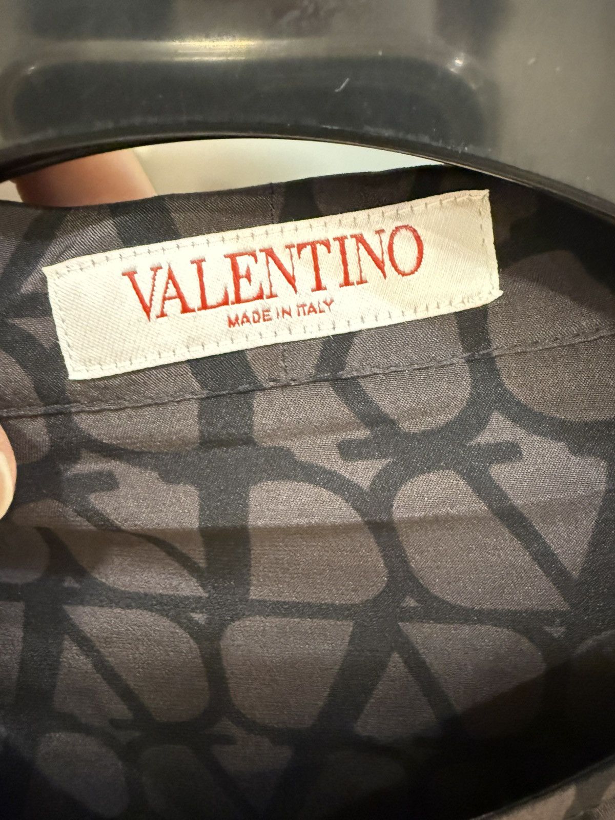 Valentino neck tie silk shirt.with all over Toile Iconography print 39 Size US M / EU 48-50 / 2 - 5 Thumbnail