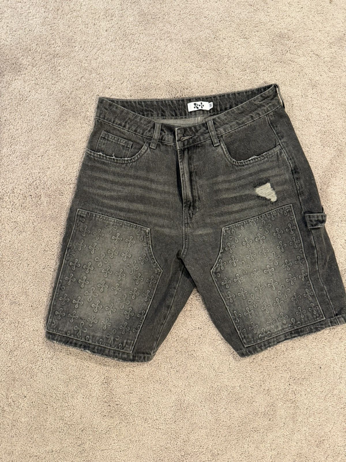 Plus One Clothing Plus one hart jorts Size US 32 / EU 48 - 2 Thumbnail