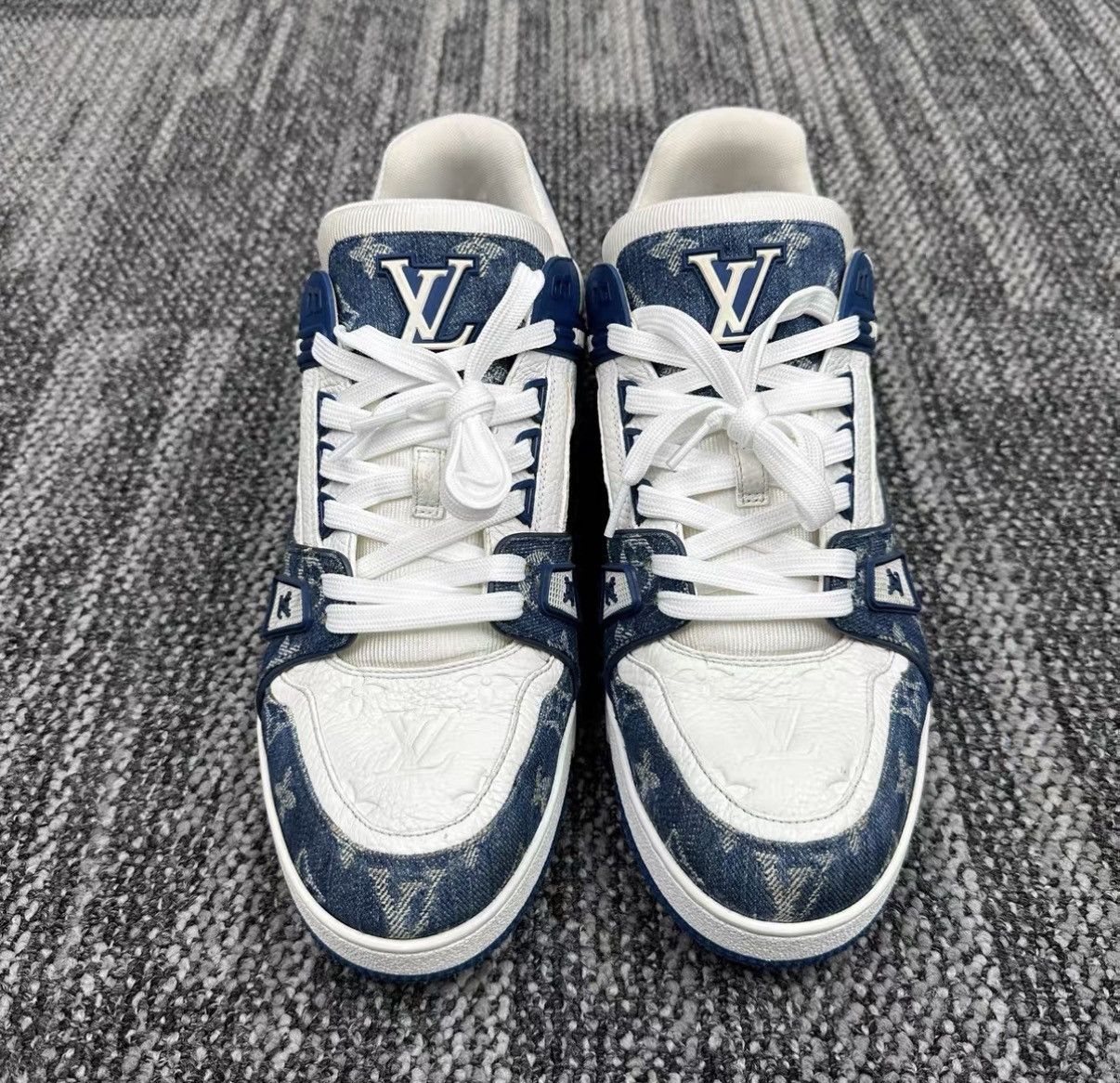 Louis Vuitton Louis Vuitton Trainer Blue White Denim Sneakers J42 Size US 9.5 / EU 42-43 - 2 Thumbnail