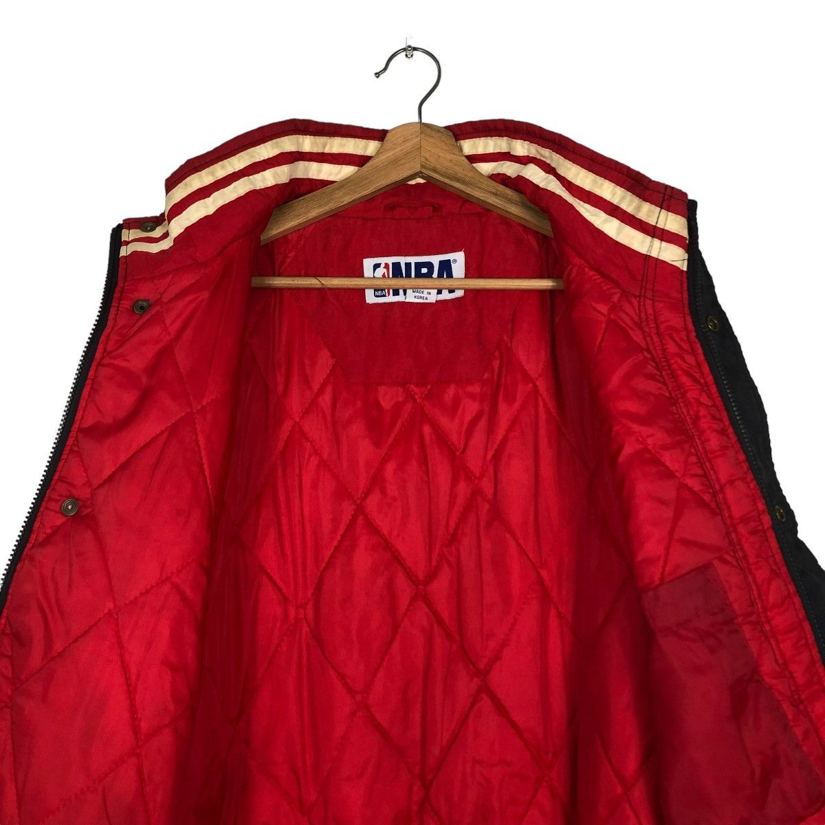 NBA 🔥VINTAGE BOMBER JACKET NBA STARTER CHICAGO BULLS BIG LOGO Size US L / EU 52-54 / 3 - 14 Thumbnail