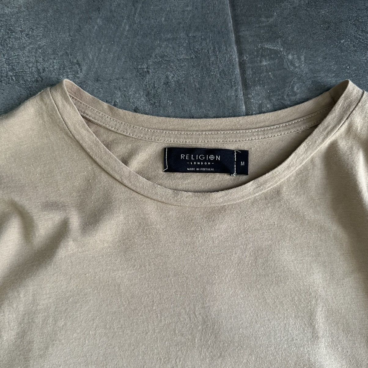Vintage Vintage Religion T-shirts Japanese Style Big Logo Y2K 00s Size US M / EU 48-50 / 2 - 8 Thumbnail