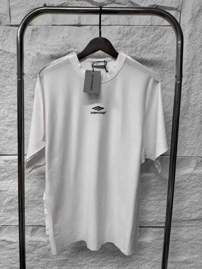 Balenciaga Balenciaga White chest 3 B short sleeve Size US S / EU 44-46 / 1 - 1 Thumbnail