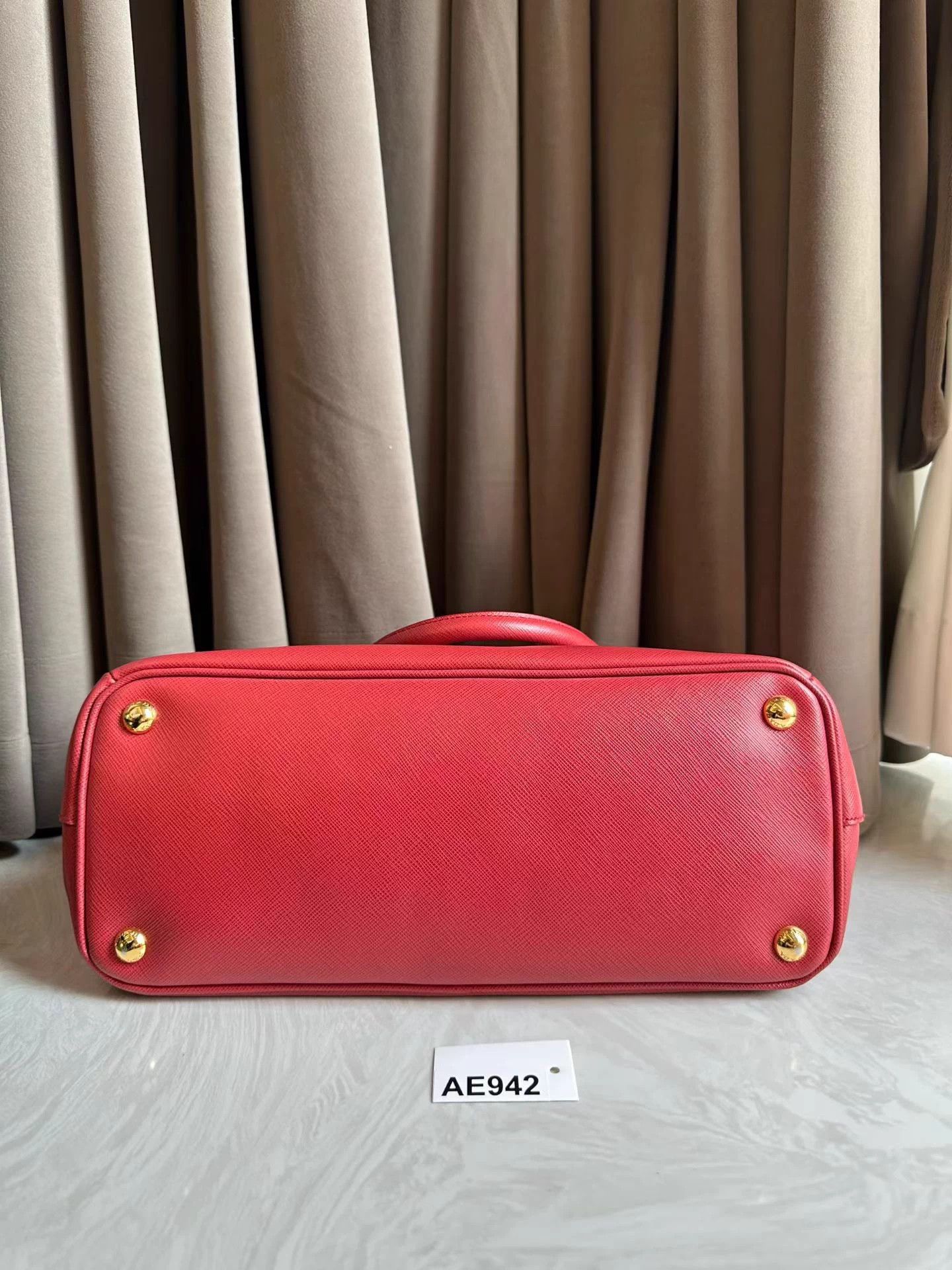 Prada Prada Red Leather Crossbody/Shoulder Gold Hardware Killer Size ONE SIZE - 8 Thumbnail