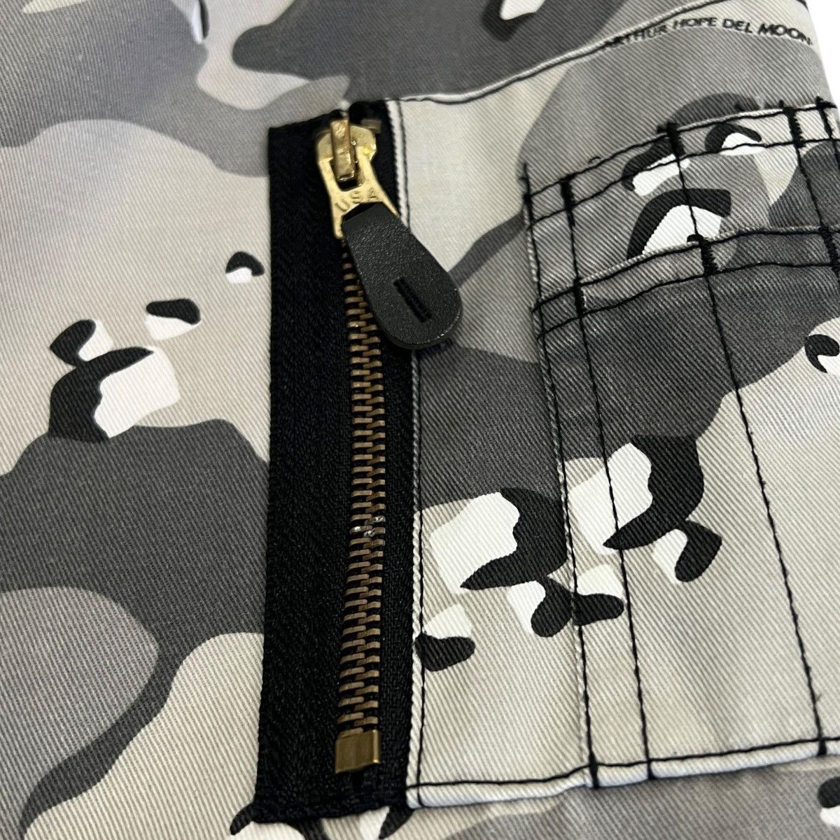 Number (N)ine ARTHUR HOPE DEL MOON × FOSTEX White Camo MA-1 Bomber Jacket Size US XL / EU 56 / 4 - 7 Thumbnail