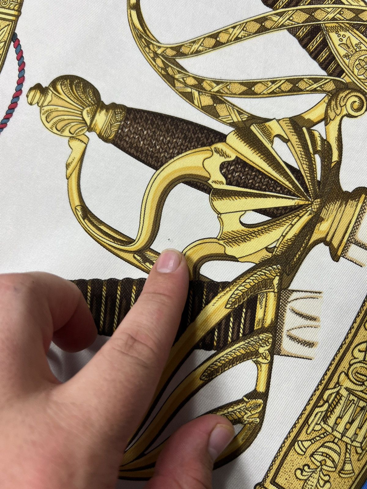 Hermes × Vintage Vintage HERMES CARRE 90 GRAND UNIFORME J. Metz Silk Scarf Size ONE SIZE - 11 Thumbnail
