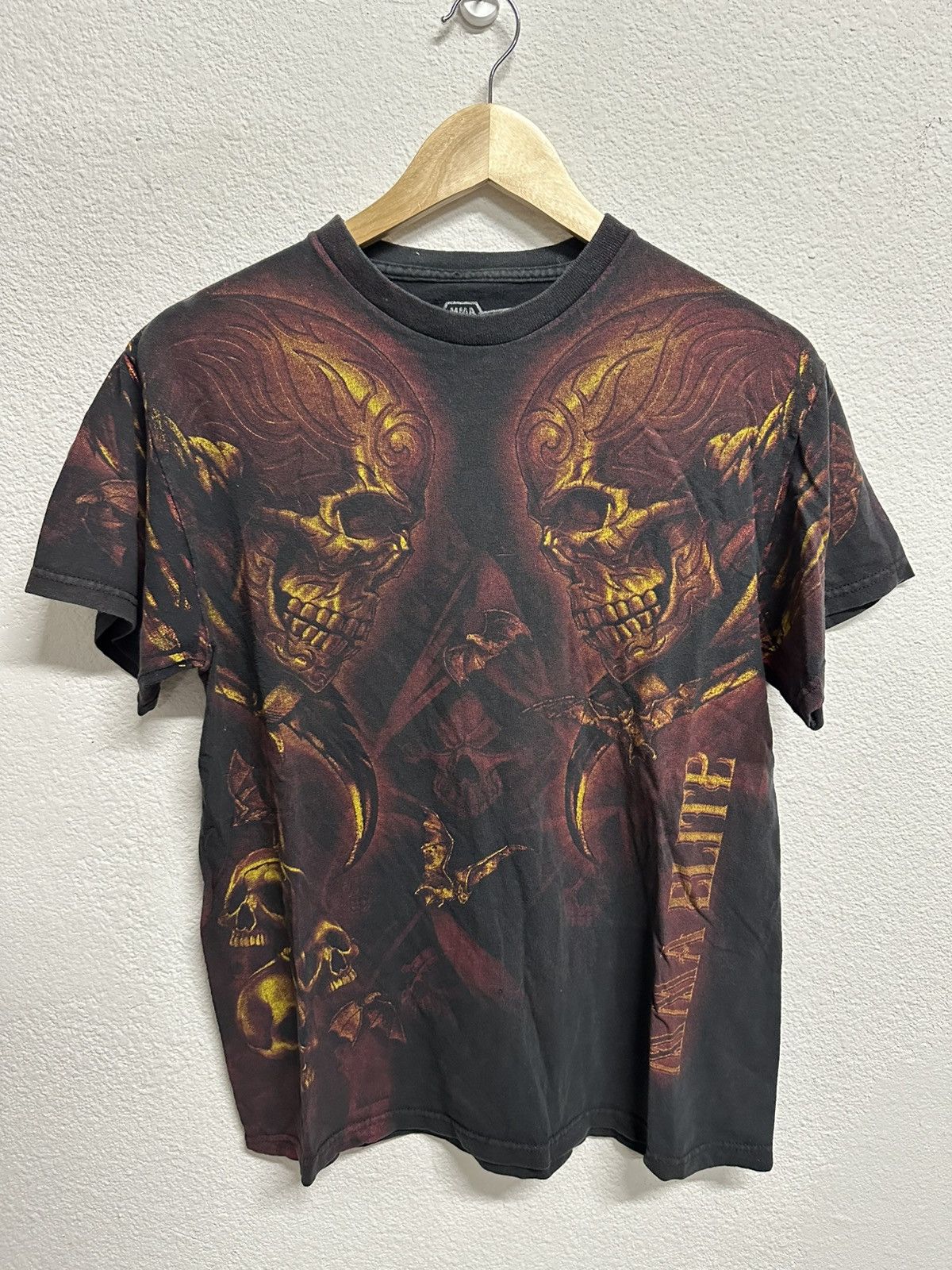 Vintage Y2K skull graphic T-shirt Size US M / EU 48-50 / 2 - 1 Thumbnail