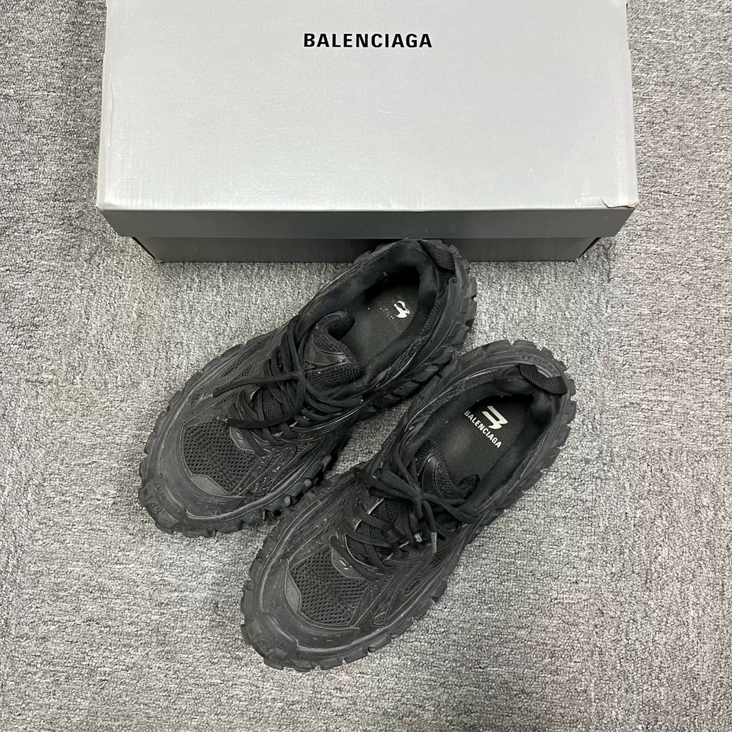 Balenciaga Balenciaga Retro Black Lowtop Sneakers 43 Women Size US 9.5 / EU 42-43 - 1 Thumbnail