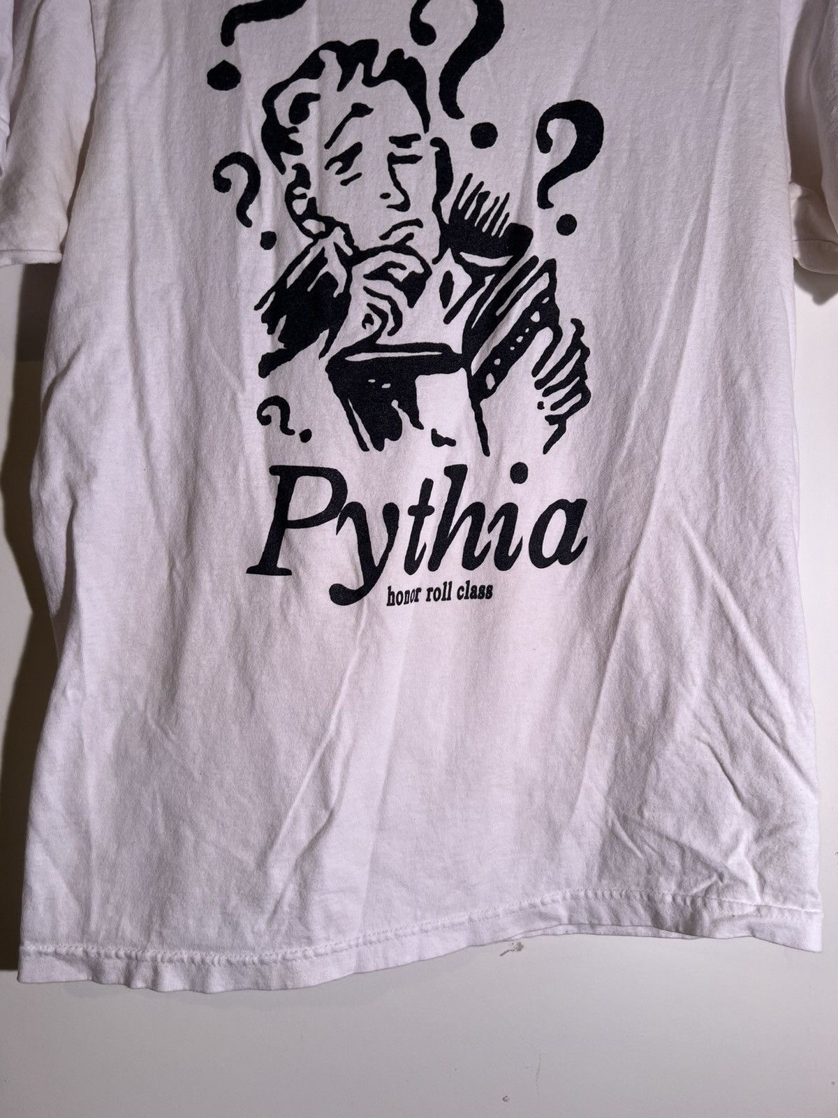 Vintage 90’s 2000’s Y2K VTG Vintage Pythia Honor Class Retro T Shirt Size US M / EU 48-50 / 2 - 4 Thumbnail