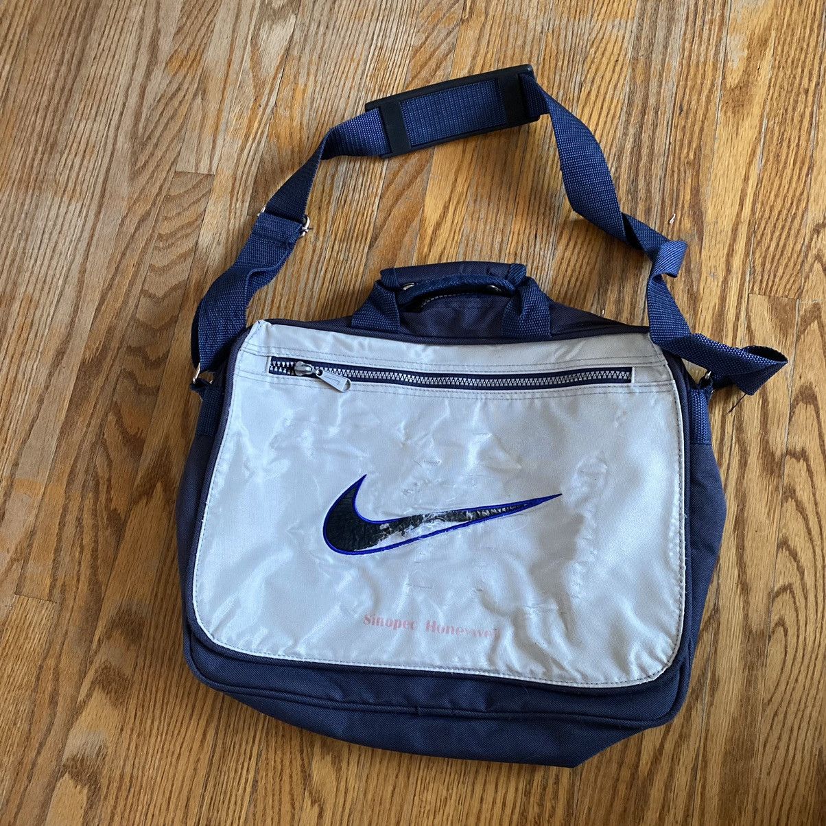 Vintage nike cheap shoulder bag