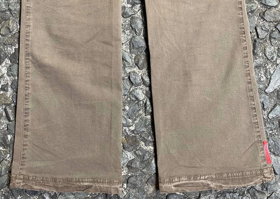 Prada Prada - Flared Red Tab Logo Pant Size 32" / US 10 / IT 46 - 5 Thumbnail