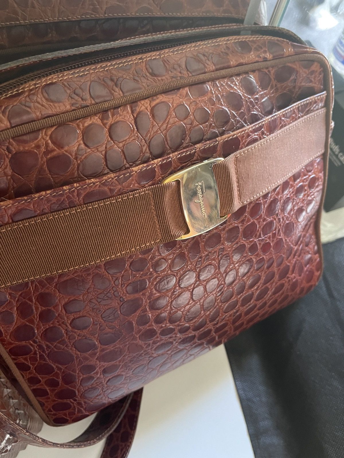 Salvatore Ferragamo Vara Ribbon Crocodile Embossed Leather Red/Bordeaux Purse Size ONE SIZE - 12 Thumbnail