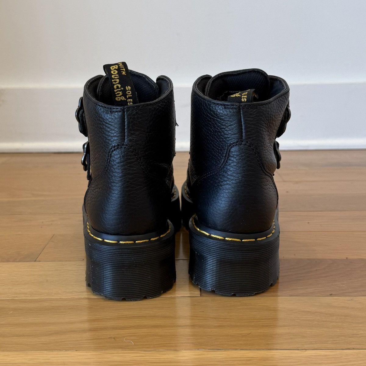 Dr. Martens Dr. Martens Devon Flower Buckle Leather Combat Boots US 9 Size US 9 / EU 42 - 7 Thumbnail